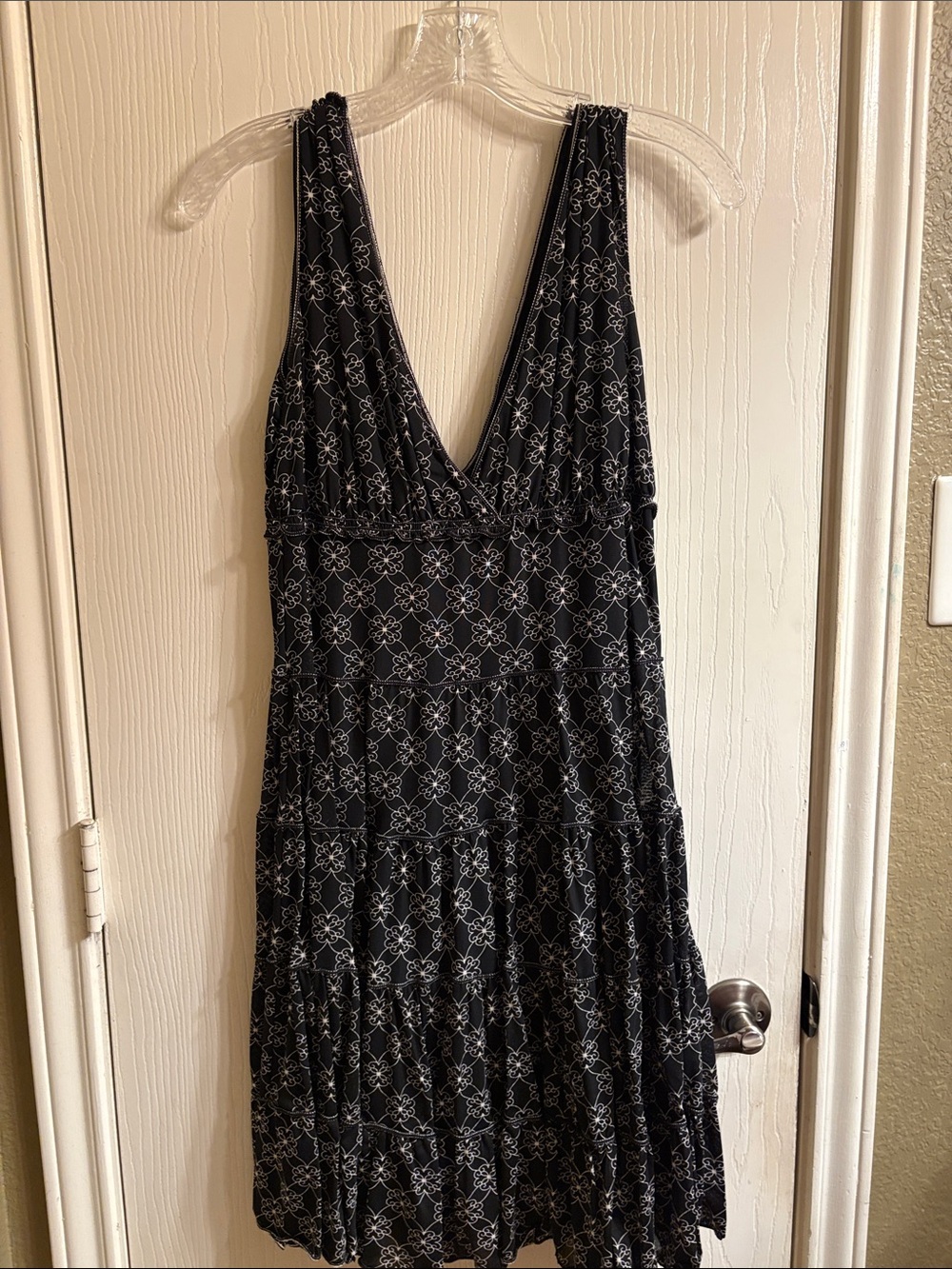 Max Studio Black & White Floral-Pattern V-Neck Mini Dress